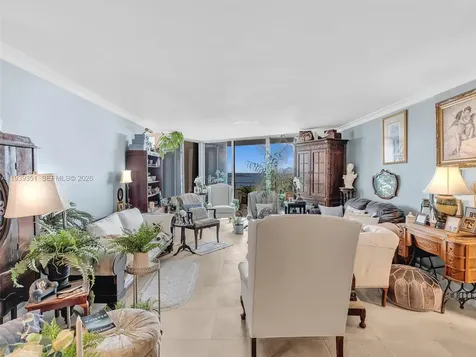 2000 Towerside Terrace Miami FL 33138