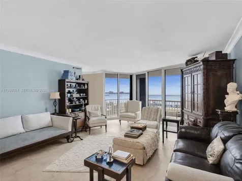 2000 Towerside Terrace Miami FL 33138