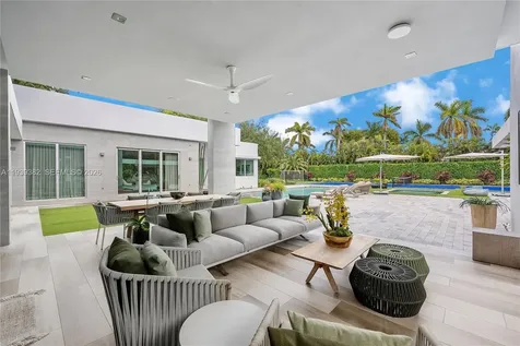 7218 SW 102nd Street Pinecrest FL 33156