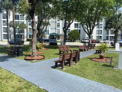 17620 Atlantic Boulevard Sunny Isles Beach FL 33160