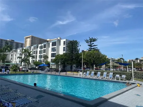 17620 Atlantic Boulevard Sunny Isles Beach FL 33160