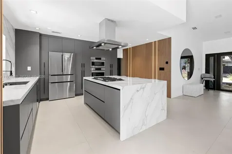 7910 NW 169th Terrace Miami Lakes FL 33016