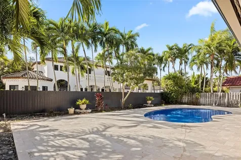 7910 NW 169th Terrace Miami Lakes FL 33016