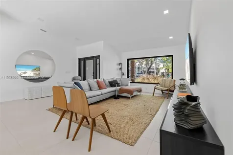 7910 NW 169th Terrace Miami Lakes FL 33016