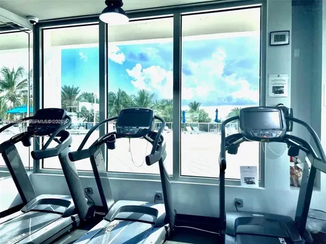 100 Lincoln Road Miami Beach FL 33139