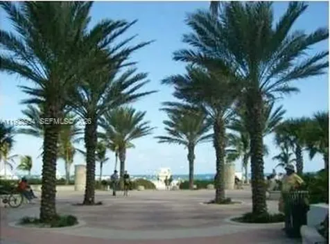 100 Lincoln Road Miami Beach FL 33139