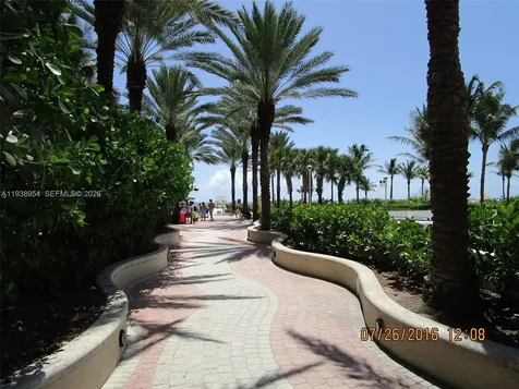 100 Lincoln Road Miami Beach FL 33139
