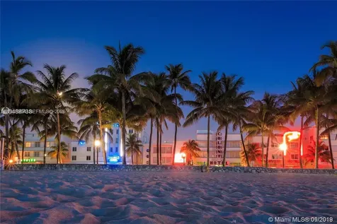 100 Lincoln Road Miami Beach FL 33139
