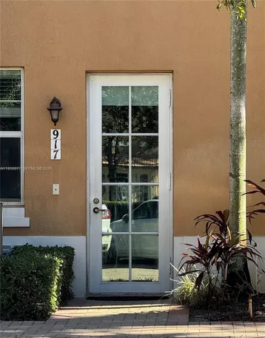 917 SW 147th Avenue Pembroke Pines FL 33027