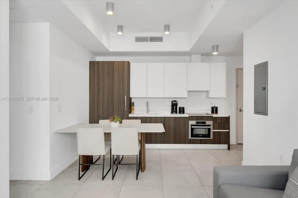 239 SW 9th Street Miami FL 33130