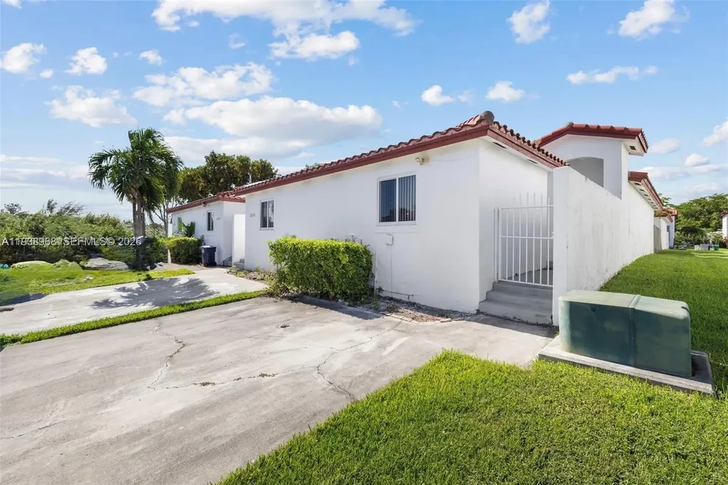 20747 SW 81st Place Cutler Bay FL 33189