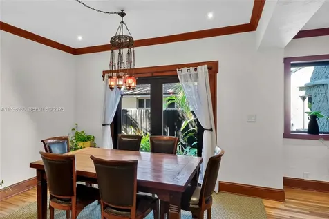 452 SW 21st Road Miami FL 33129