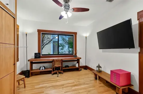 452 SW 21st Road Miami FL 33129