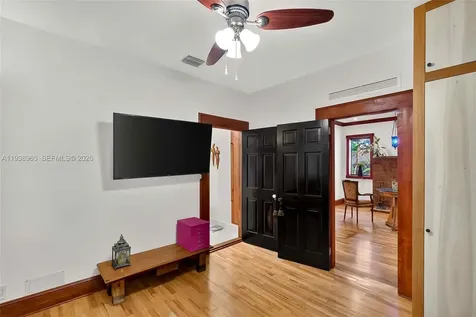 452 SW 21st Road Miami FL 33129