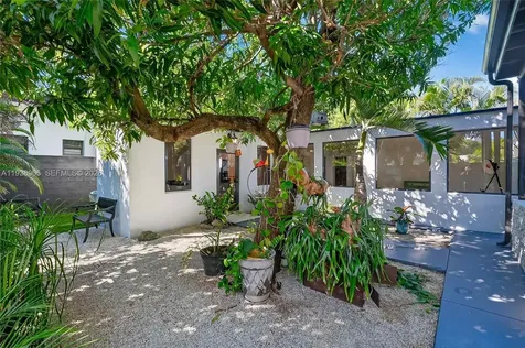452 SW 21st Road Miami FL 33129