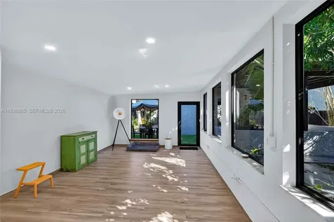 452 SW 21st Road Miami FL 33129
