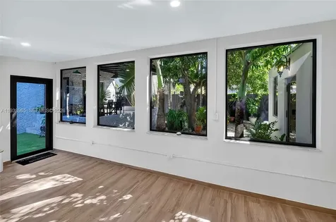 452 SW 21st Road Miami FL 33129