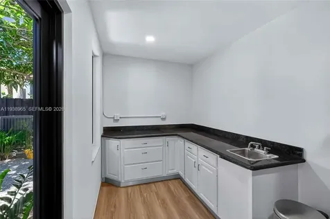 452 SW 21st Road Miami FL 33129