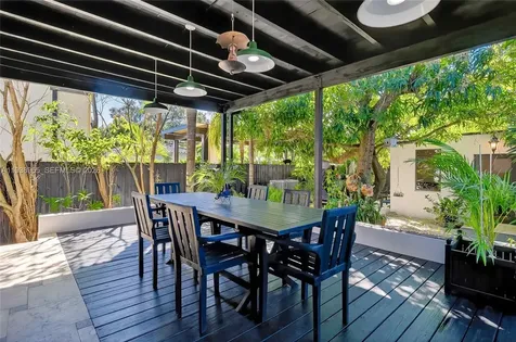 452 SW 21st Road Miami FL 33129