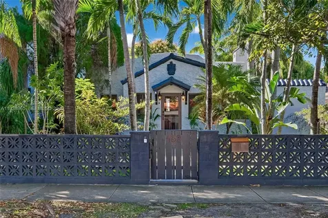 452 SW 21st Road Miami FL 33129