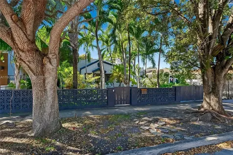 452 SW 21st Road Miami FL 33129