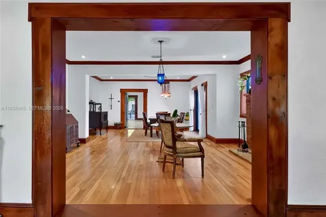 452 SW 21st Road Miami FL 33129