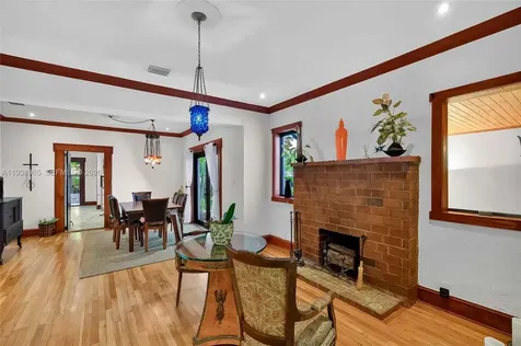 452 SW 21st Road Miami FL 33129