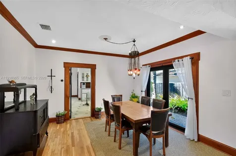 452 SW 21st Road Miami FL 33129