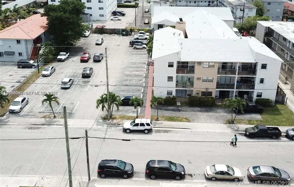 142 SW 18th Avenue Miami FL 33135