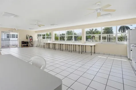 3133 S Ocean Drive Hallandale Beach FL 33009