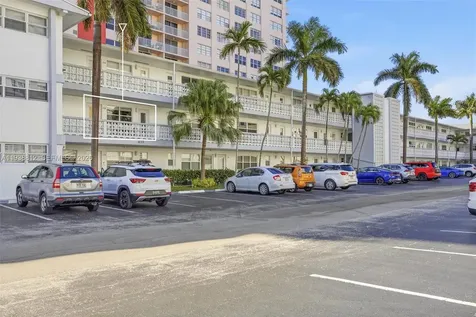 3133 S Ocean Drive Hallandale Beach FL 33009