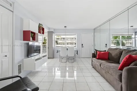 3133 S Ocean Drive Hallandale Beach FL 33009