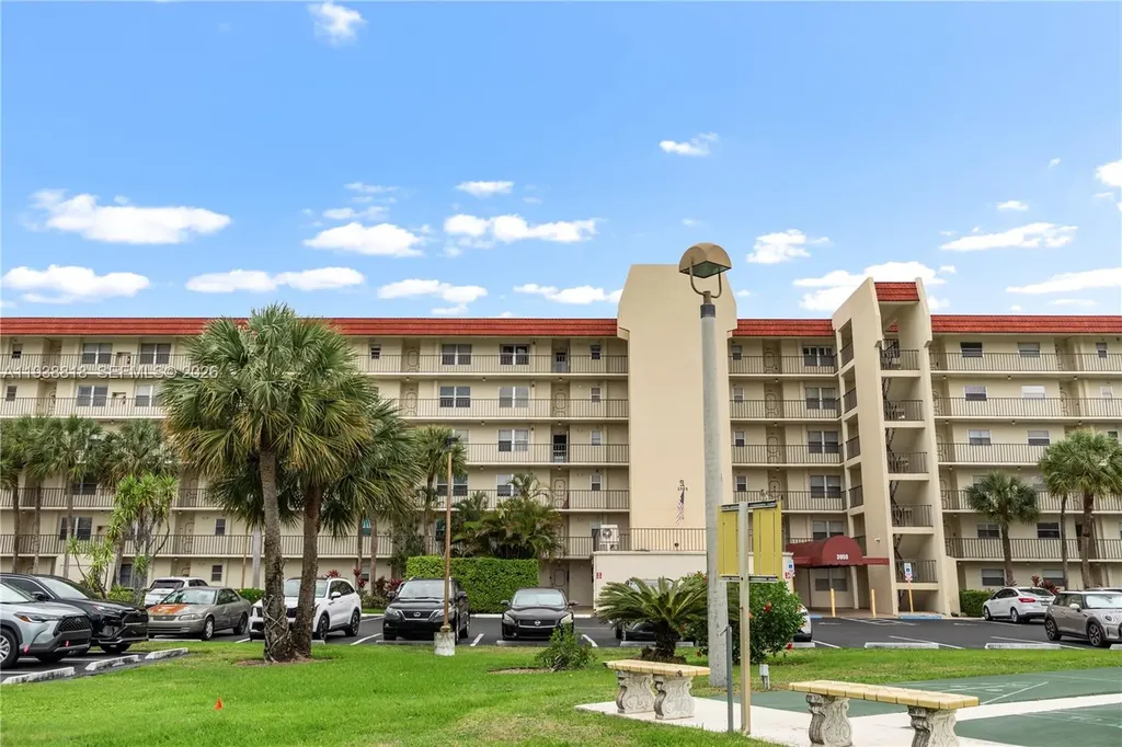 3959 Via Poinciana Lake Worth FL 33467