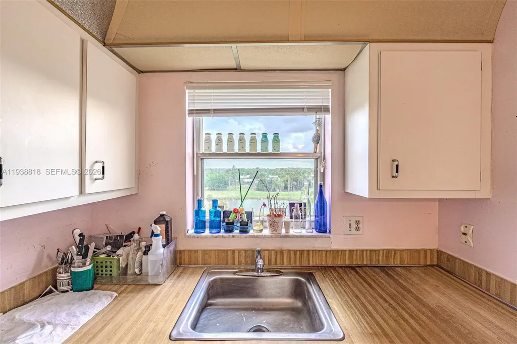 3959 Via Poinciana Lake Worth FL 33467