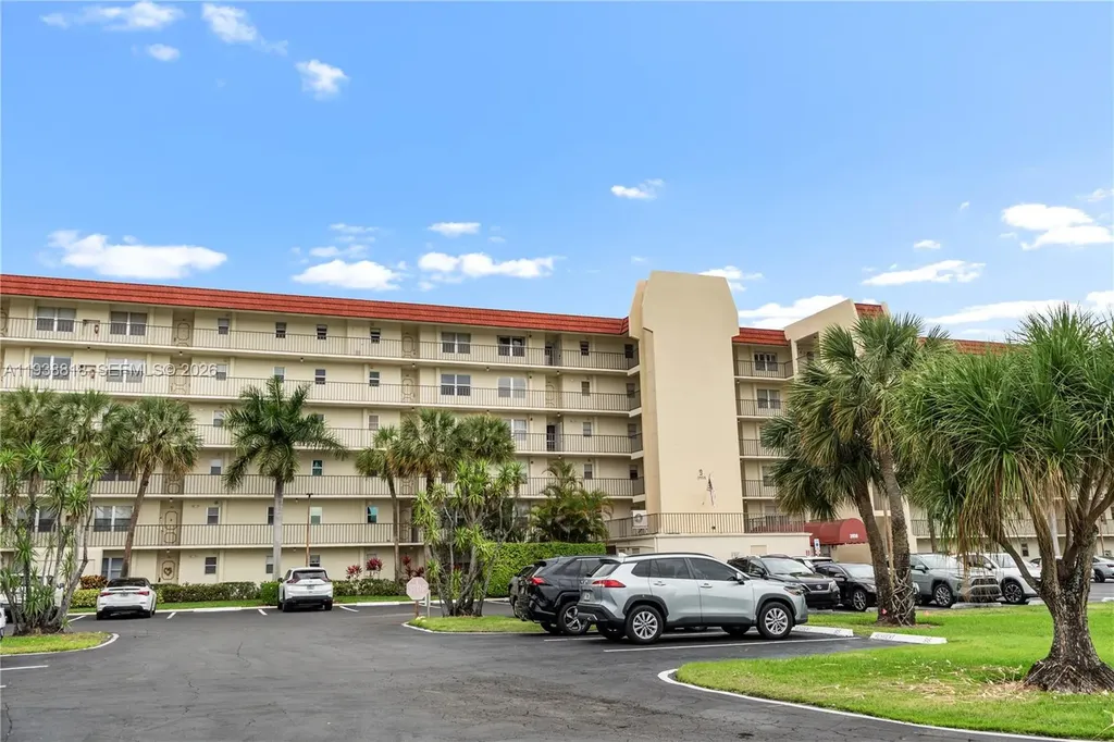 3959 Via Poinciana Lake Worth FL 33467