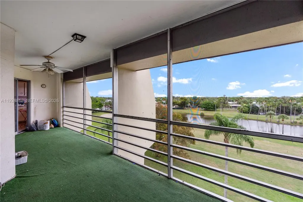 3959 Via Poinciana Lake Worth FL 33467