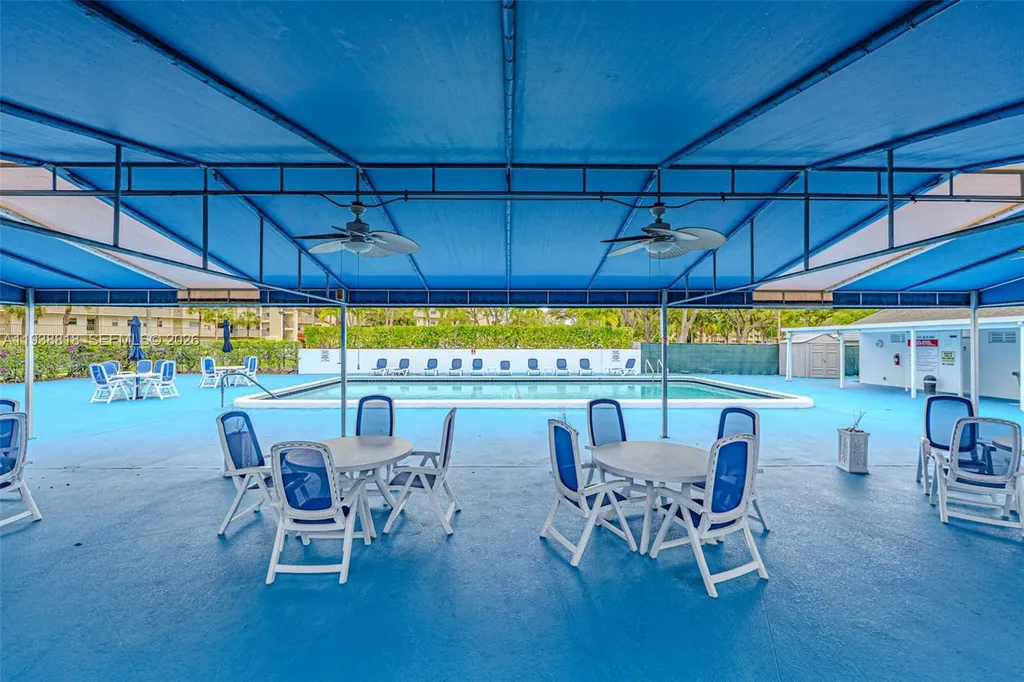 3959 Via Poinciana Lake Worth FL 33467