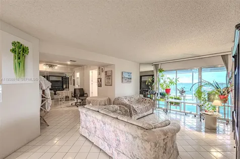 3959 Via Poinciana Lake Worth FL 33467