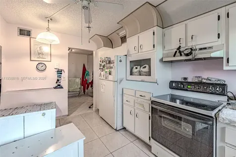 3959 Via Poinciana Lake Worth FL 33467