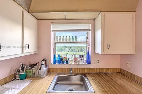 3959 Via Poinciana Lake Worth FL 33467