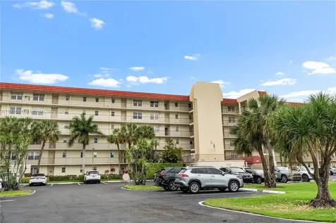 3959 Via Poinciana Lake Worth FL 33467