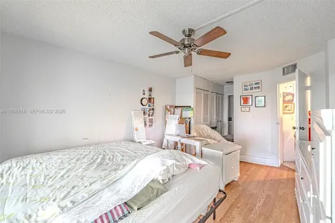 3959 Via Poinciana Lake Worth FL 33467