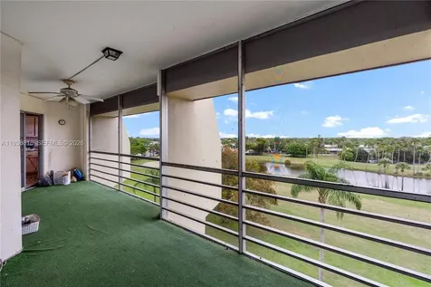 3959 Via Poinciana Lake Worth FL 33467