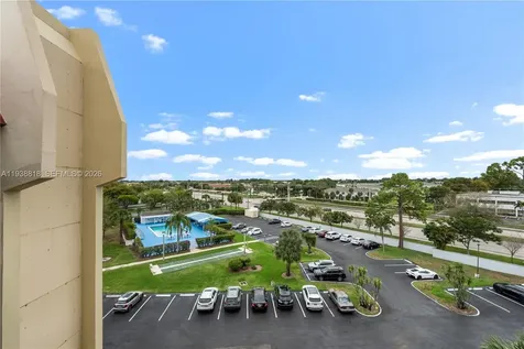 3959 Via Poinciana Lake Worth FL 33467