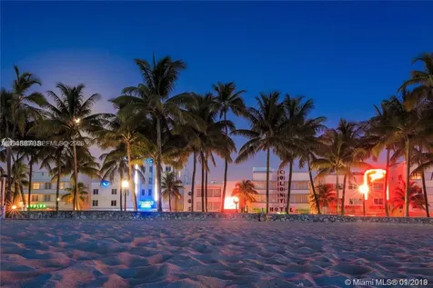 100 Lincoln Road Miami Beach FL 33139