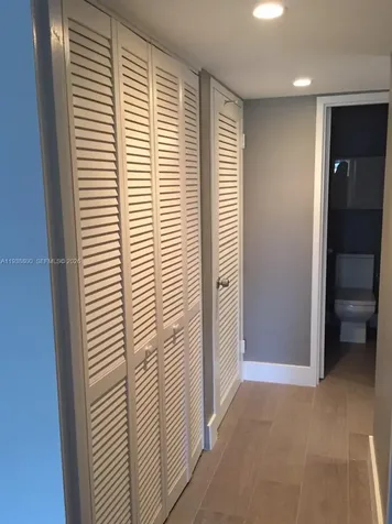 100 Lincoln Road Miami Beach FL 33139