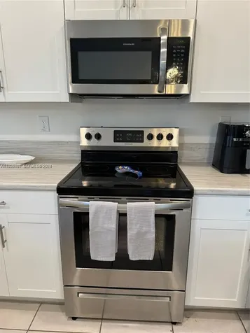 21441 NE 3rd Place Miami FL 33179