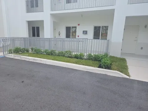 310 E 7th Street Hialeah FL 33010