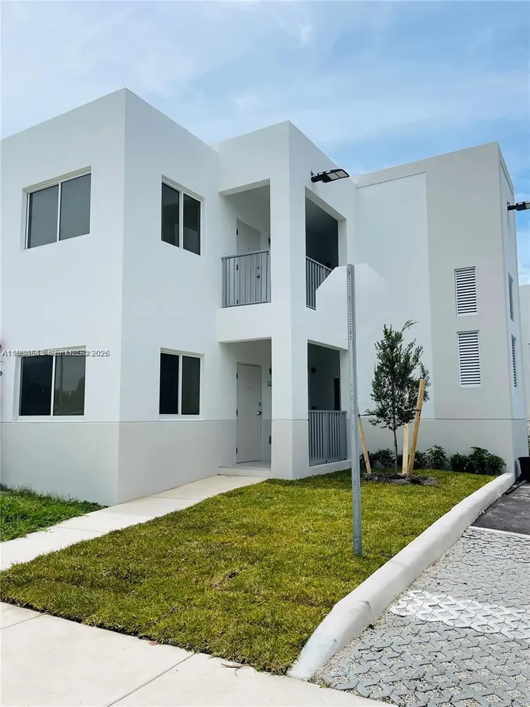 310 E 7th Street Hialeah FL 33010