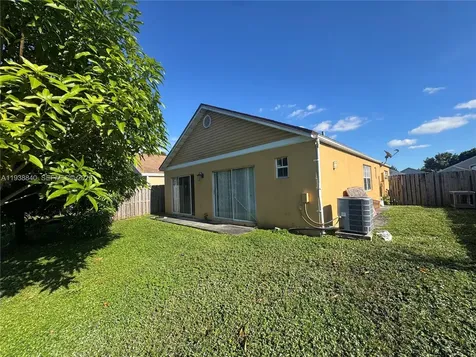 9957 W Elm Lane Miramar FL 33025